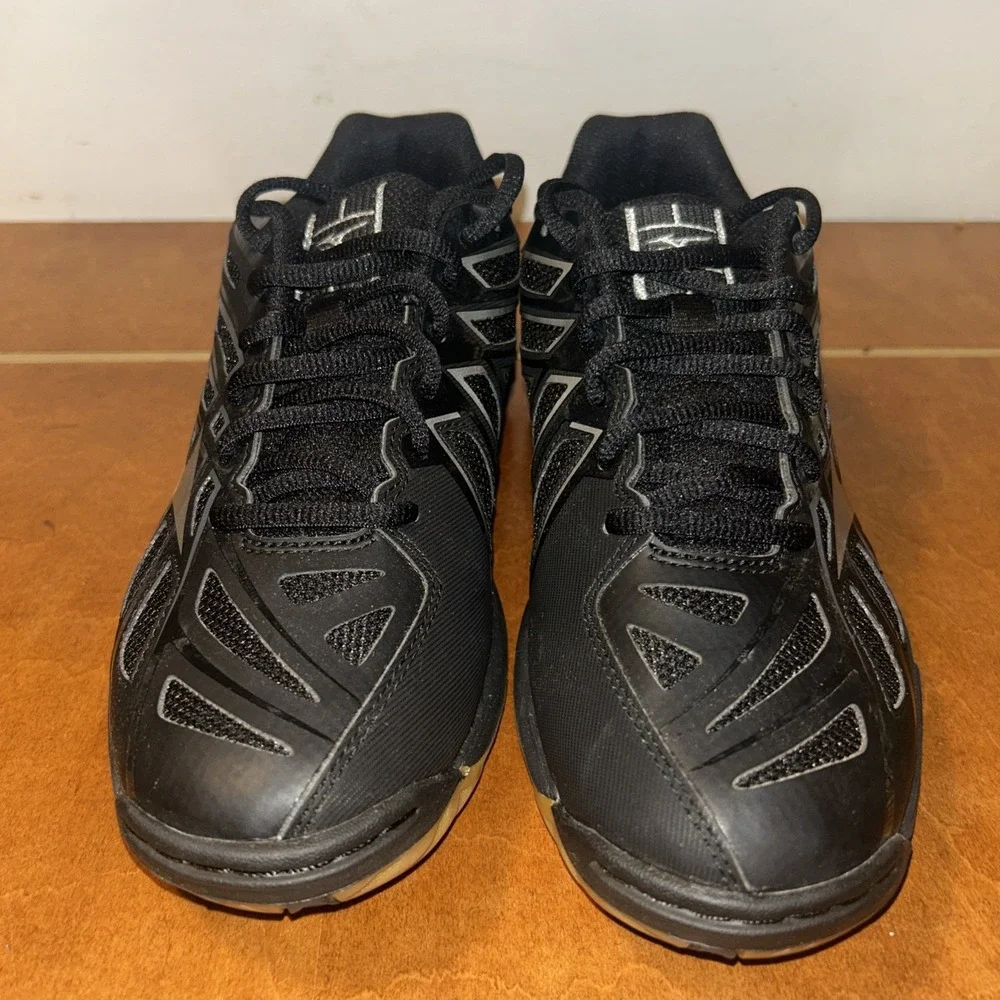 Mizuno Wave Hurricane 3 Women's Size 7.5 Black/Silver